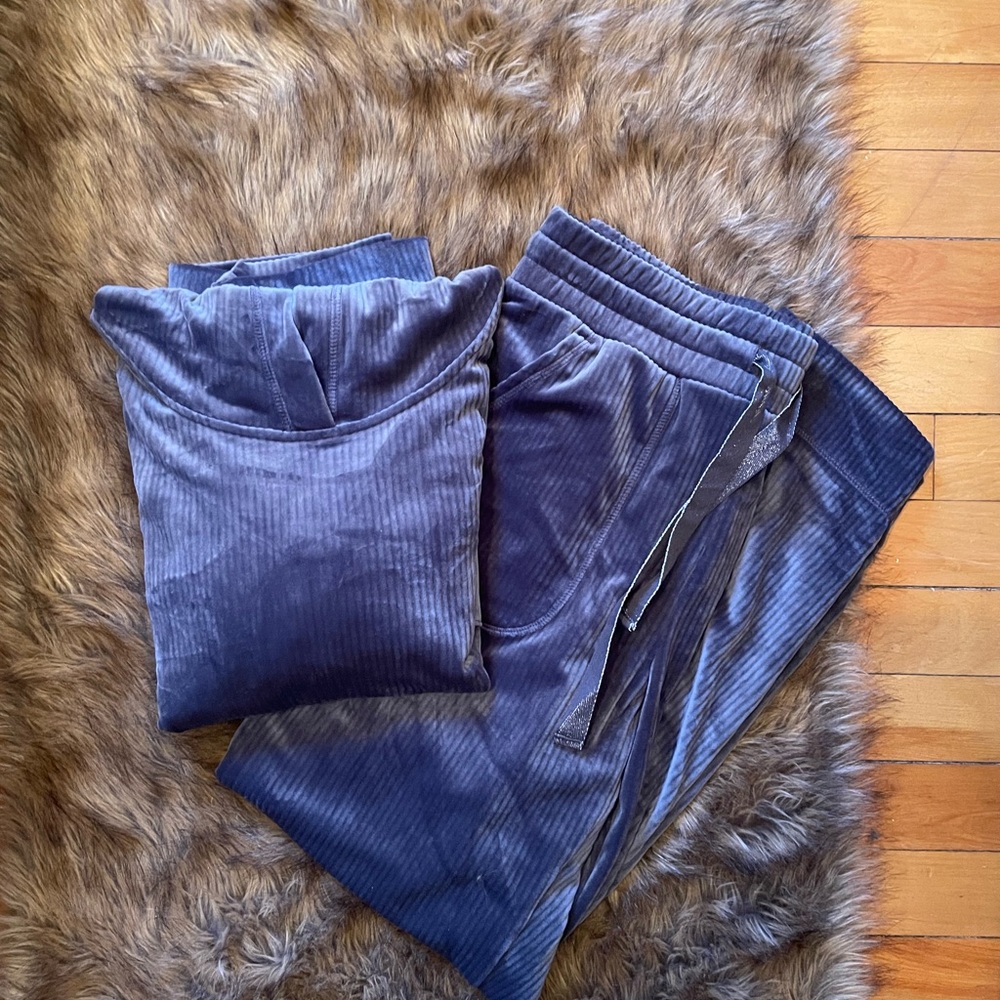 Women's Velvet Sleepwear Set in Blue